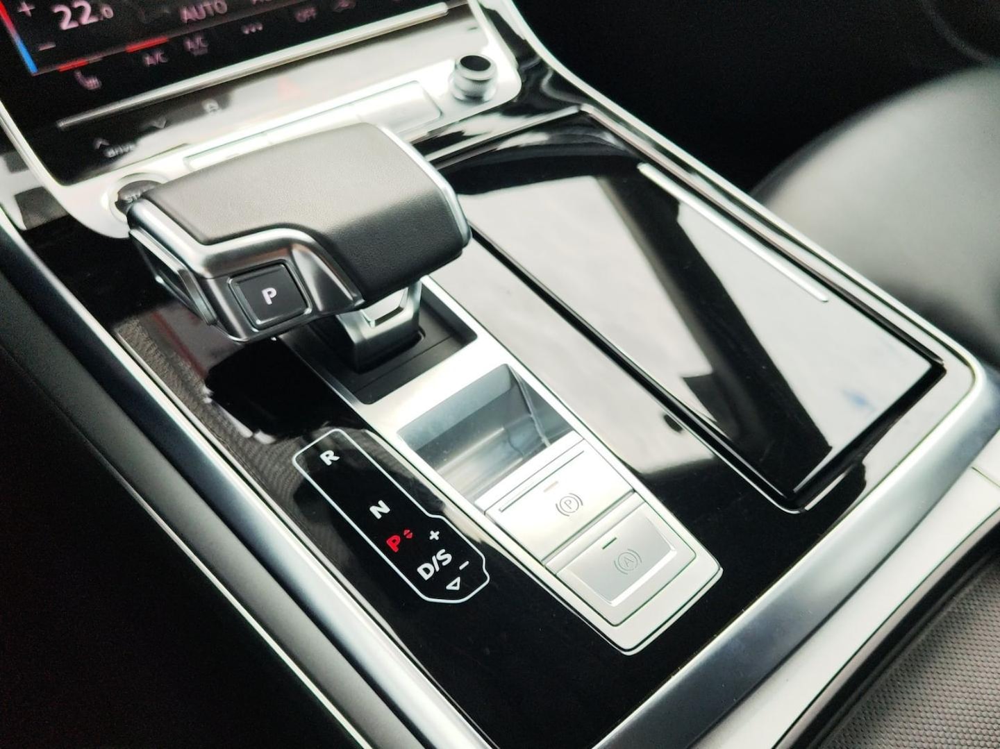 Bild über Audi Q8 55 TFSI quattro tiptronic - für weitere Informationen kontaktieren Sie den Audi Partner
