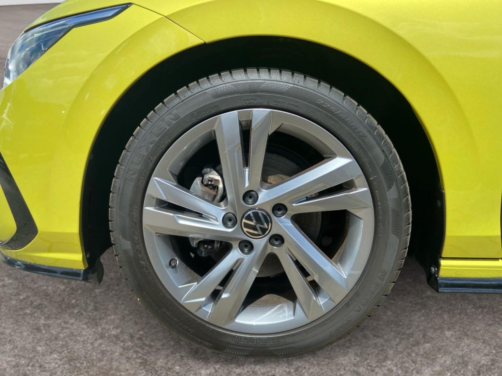 Volkswagen Golf R-Line