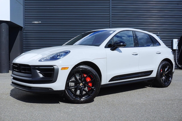 Photo of 2023 Porsche Macan 