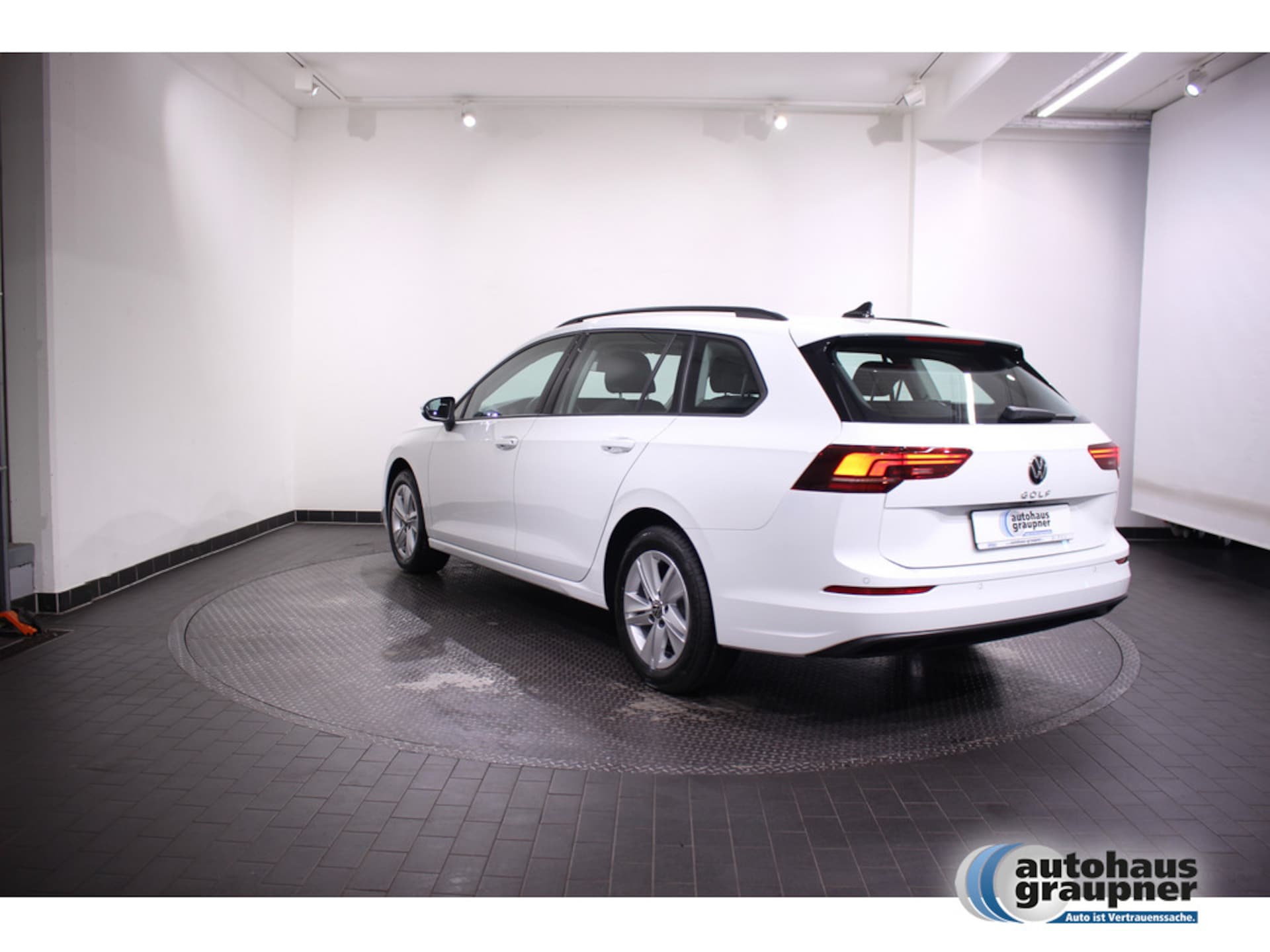 Volkswagen Golf Variant Life