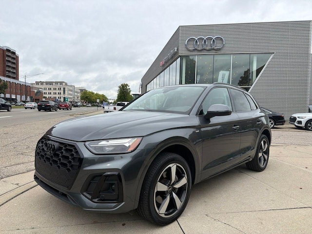 Photo of 2023 Audi Q5