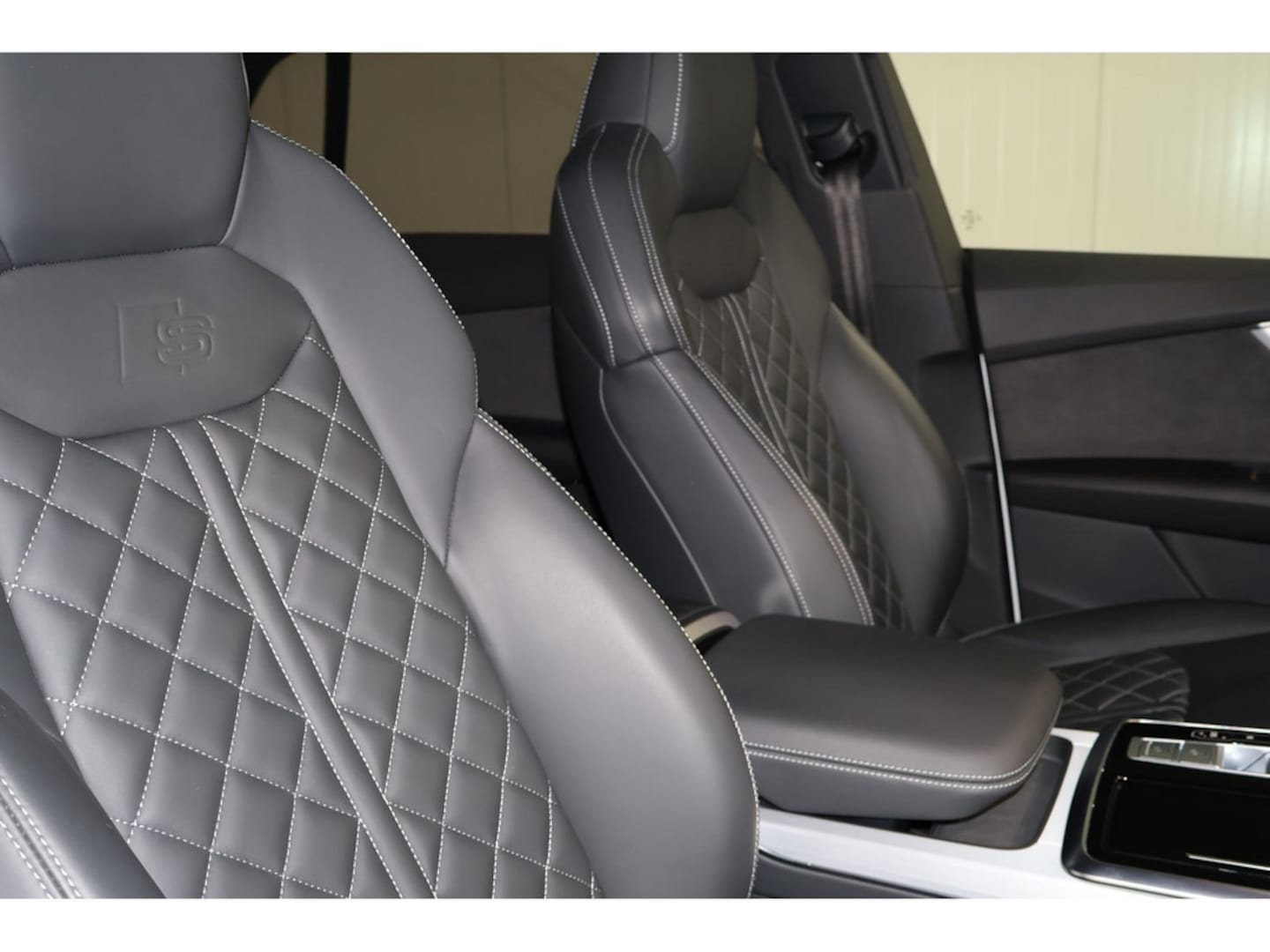Bild über Audi Q8 SUV 50 TDI quattro tiptronic - für weitere Informationen kontaktieren Sie den Audi Partner