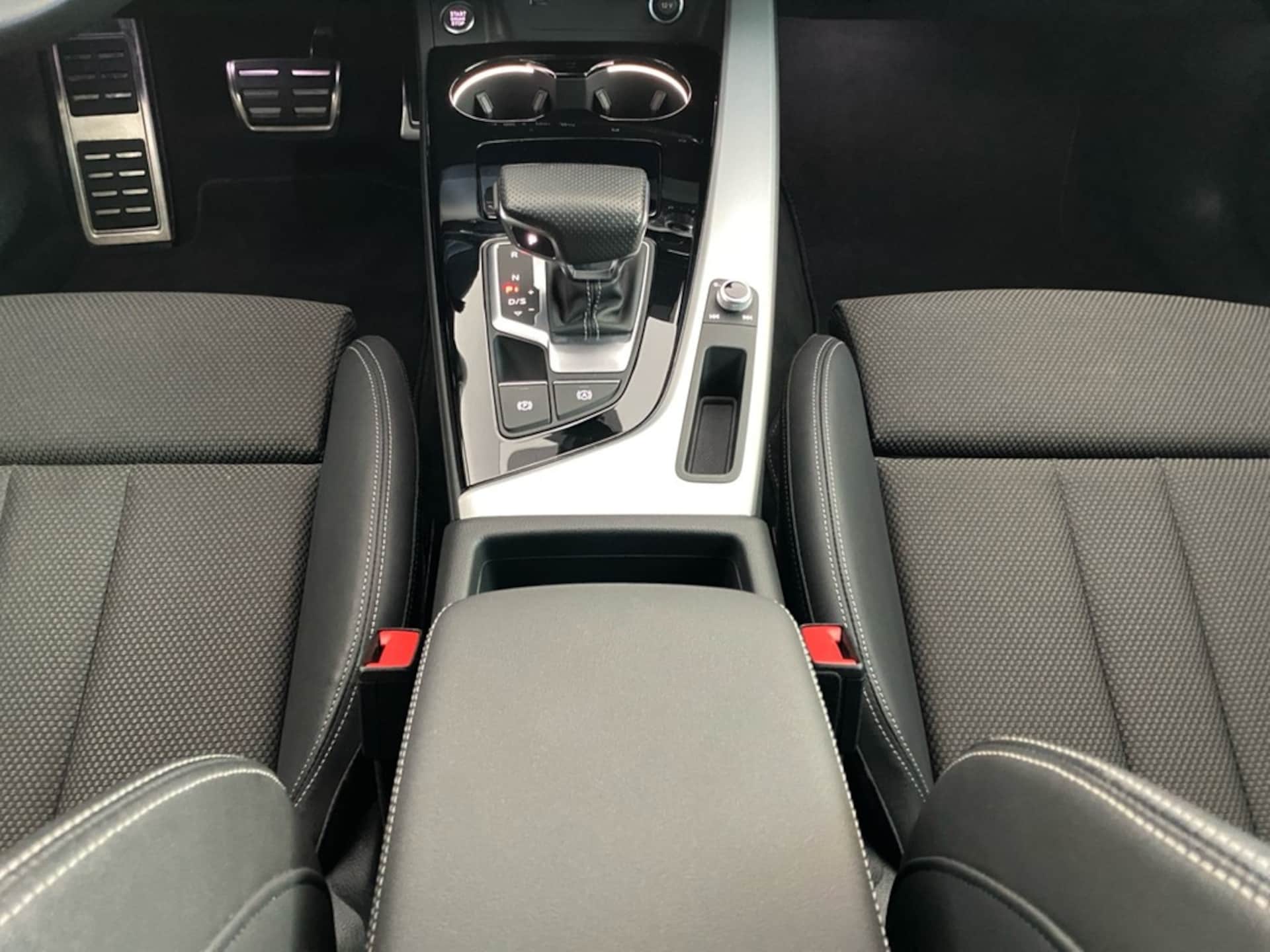 Audi A4 Avant S line