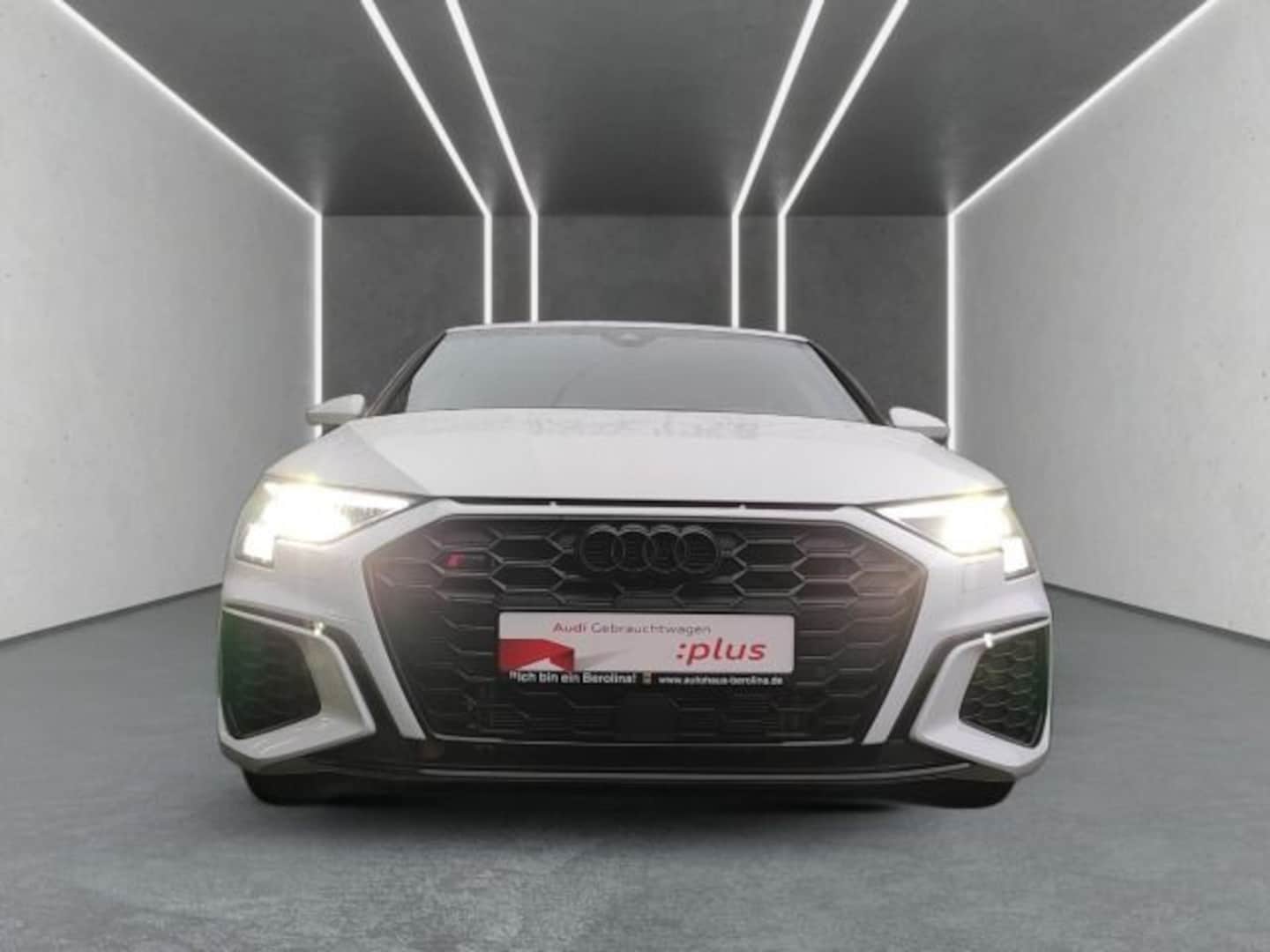 Bild über Audi S3 Limousine TFSI quattro S tronic - für weitere Informationen kontaktieren Sie den Audi Partner