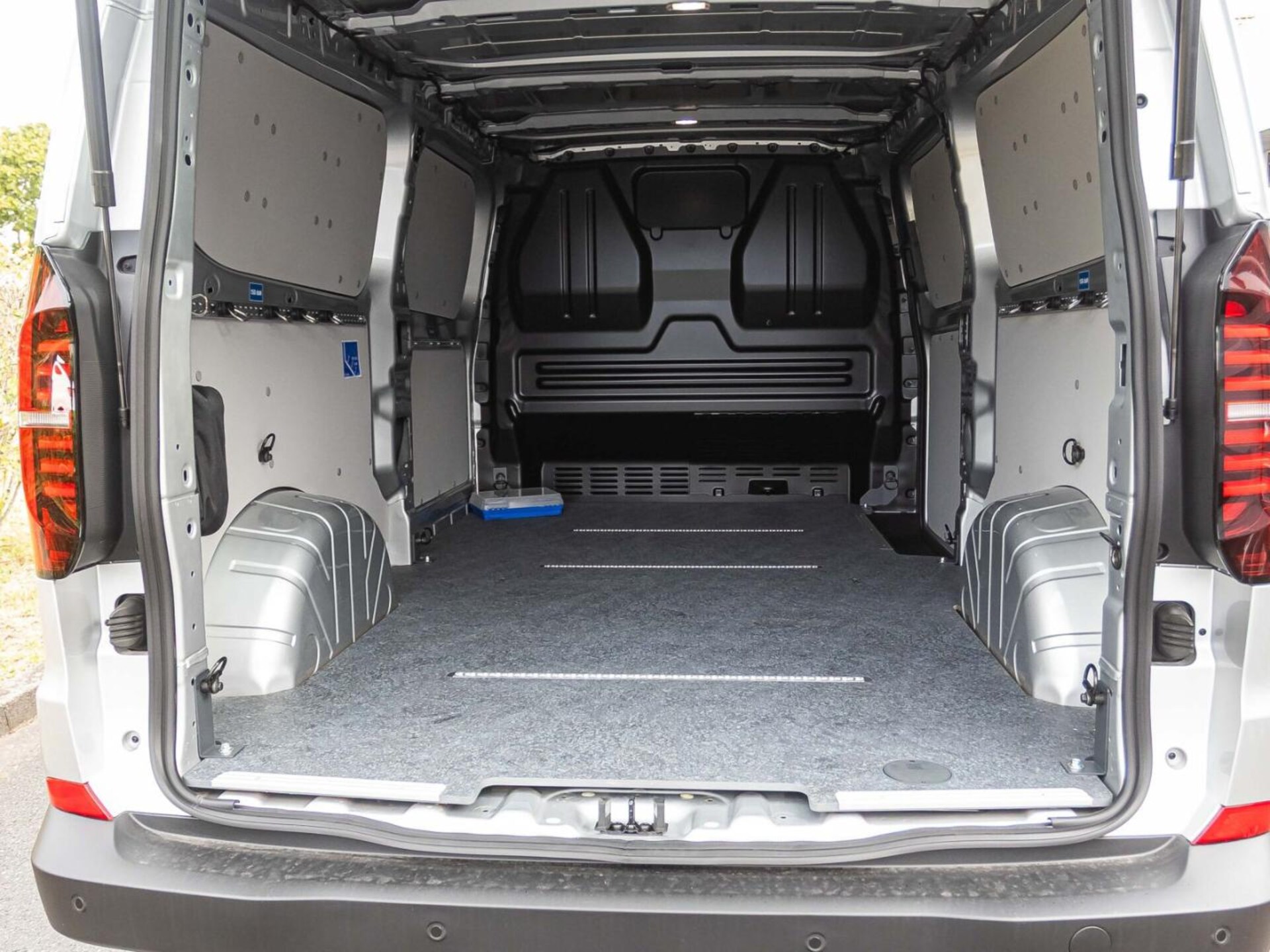 Volkswagen Transporter Kasten langer Radstand