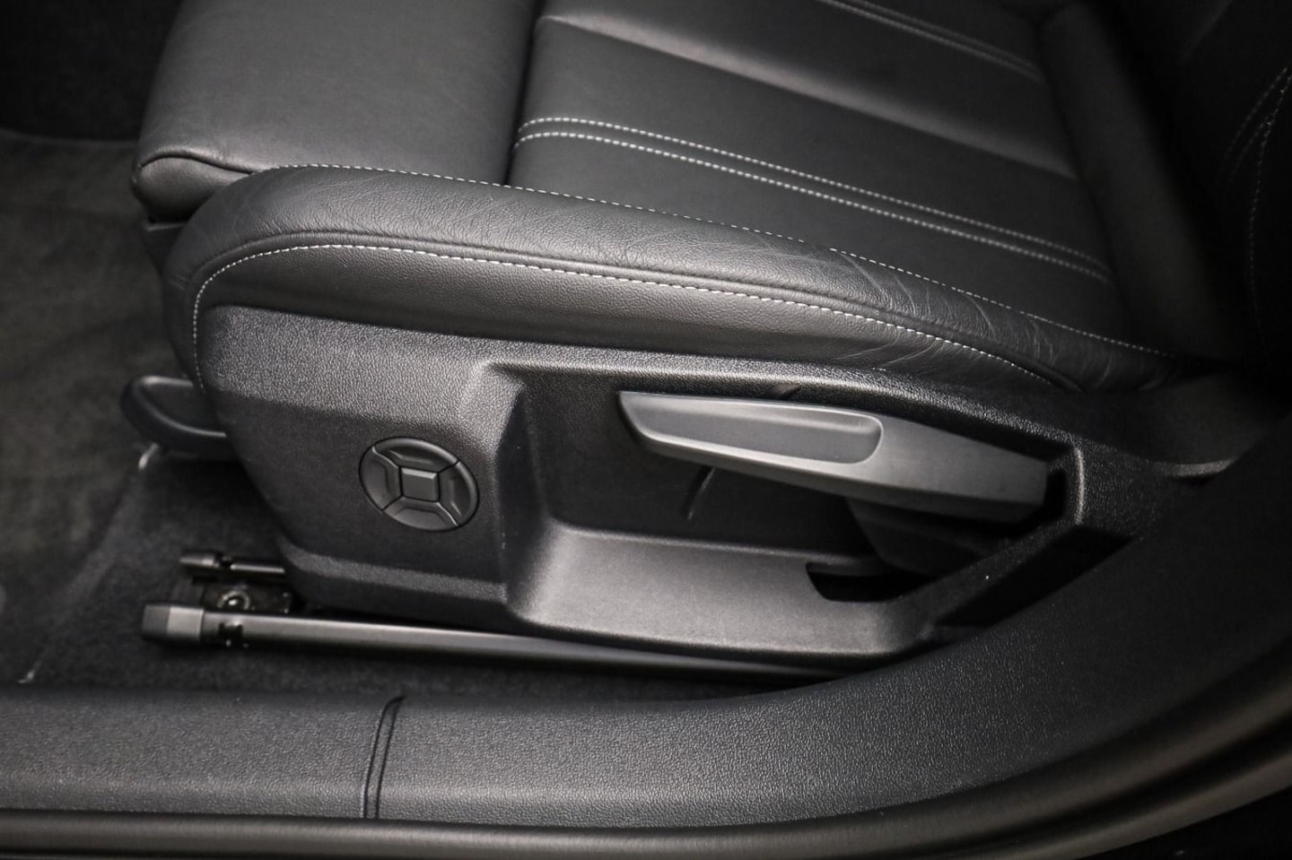 Bild über Audi S3 Sportback TFSI quattro S tronic - für weitere Informationen kontaktieren Sie den Audi Partner