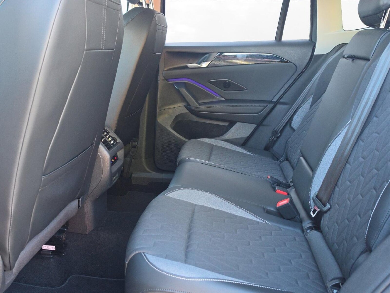 Volkswagen Tiguan – Bild 11