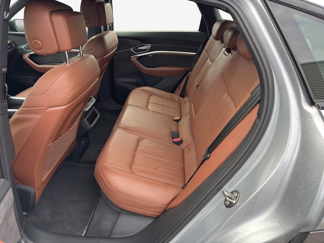 Bild über Audi e-tron Sportback Attraction advanced 50 quattro 230,00 kW - for more details contact your dealer