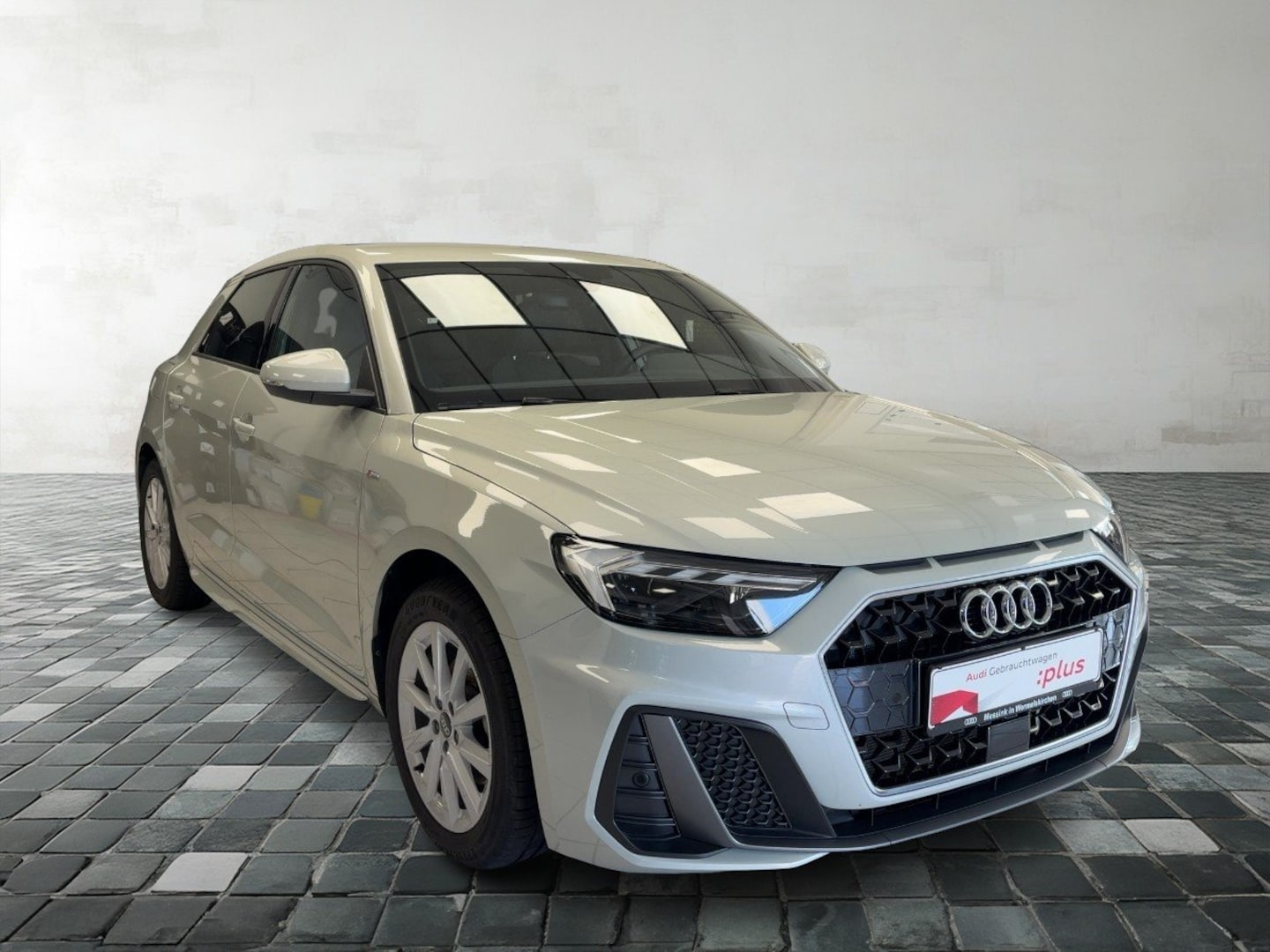 Bild über Audi A1 Sportback S line 30 TFSI S tronic - für weitere Informationen kontaktieren Sie den Audi Partner