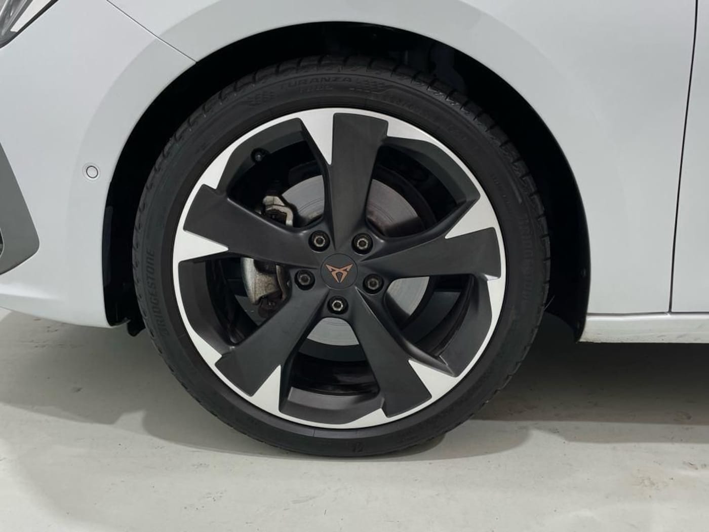 CUPRA Leon León 1.5 eTSI DSG 110 kW (150 CV) — photo 9