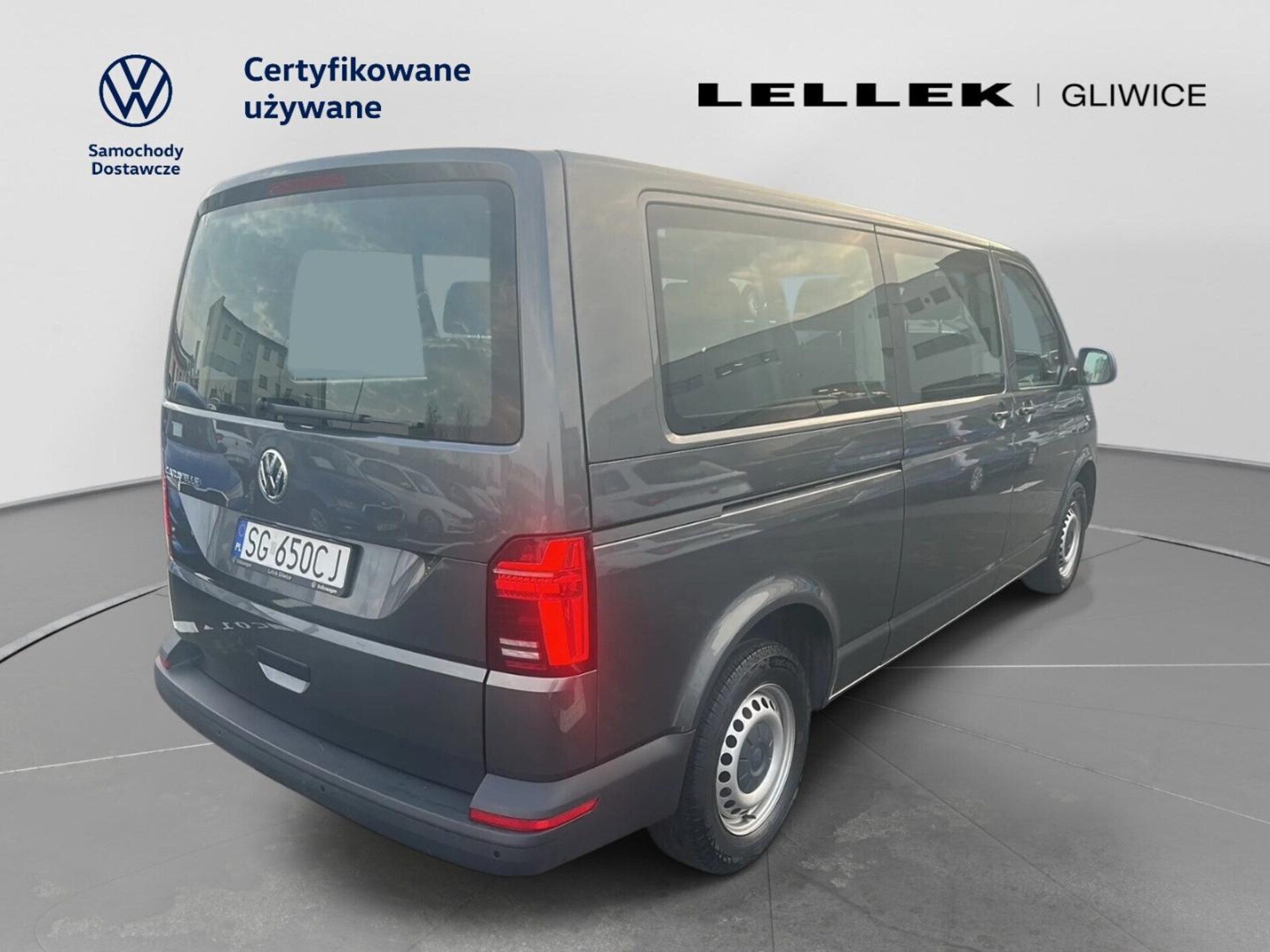 Volkswagen Caravelle 6.1 długi roztaw osi S