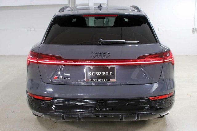 2024 Audi SQ8 e-tron