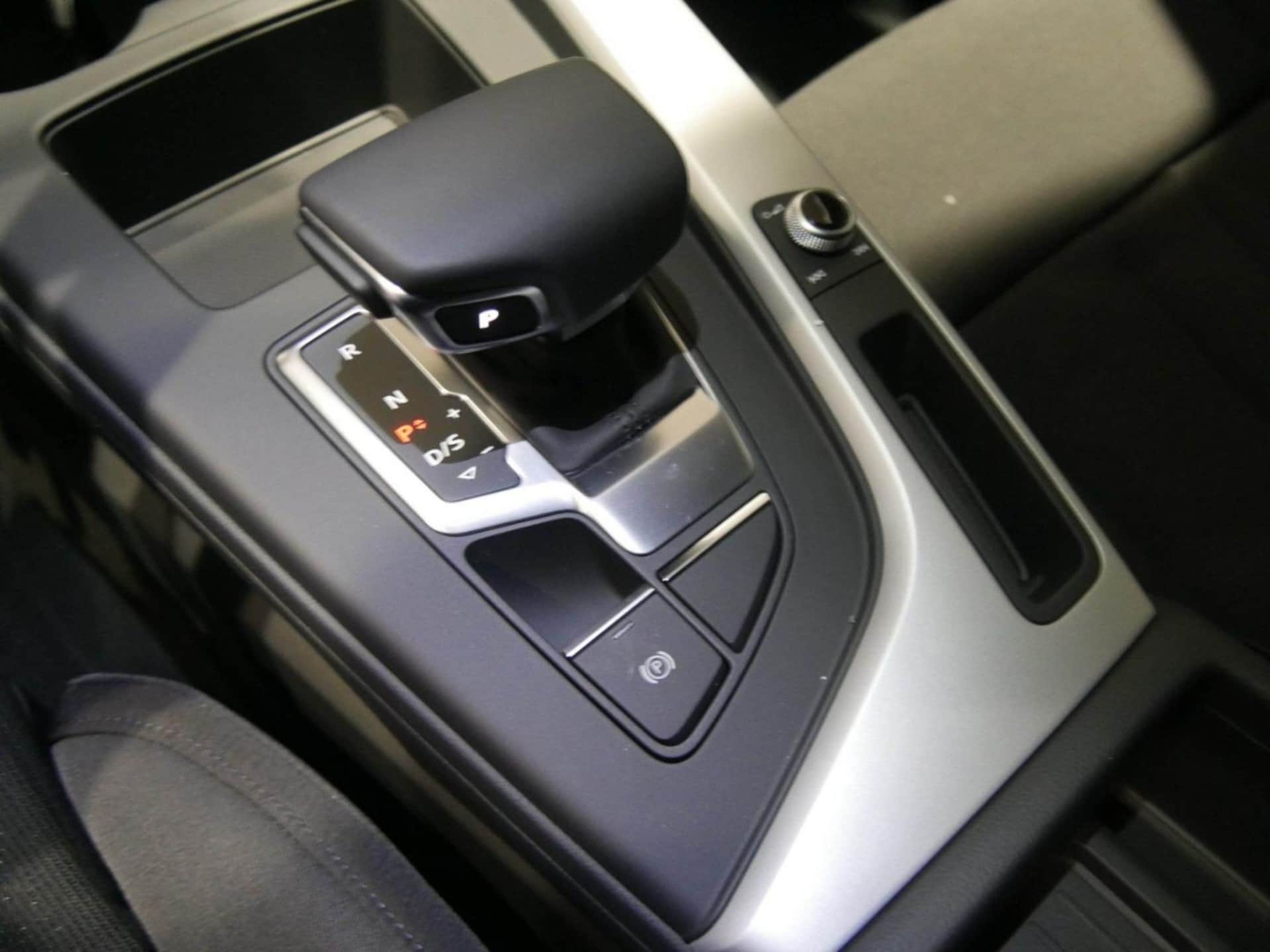 Audi A4 Avant S line