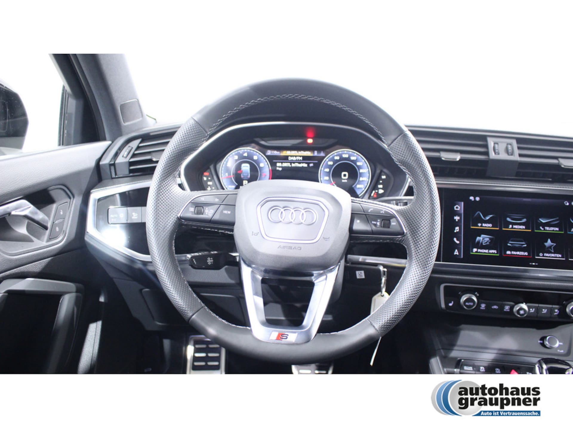 Audi Q3 Sportback S line