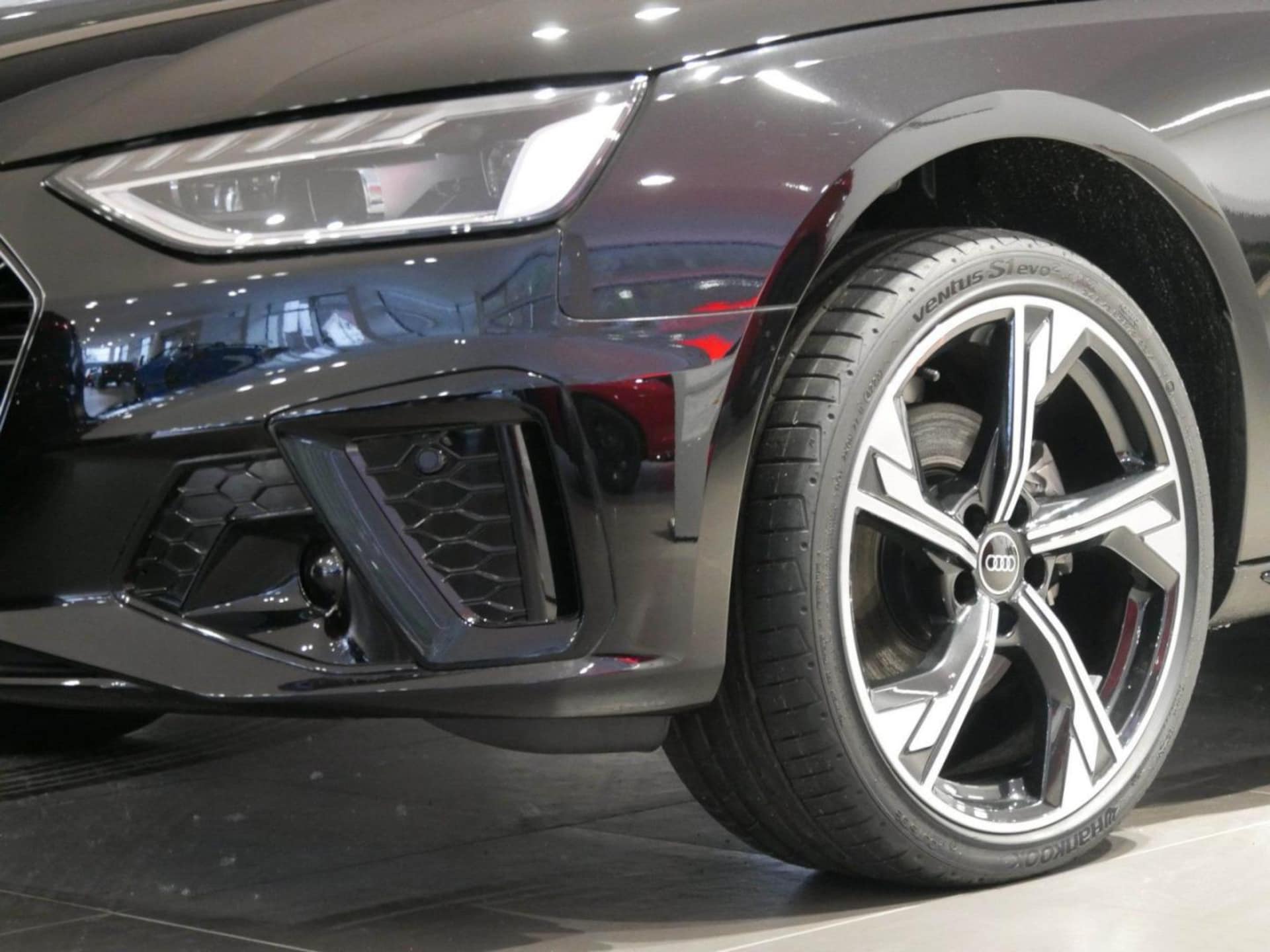 Audi A4 Avant S line