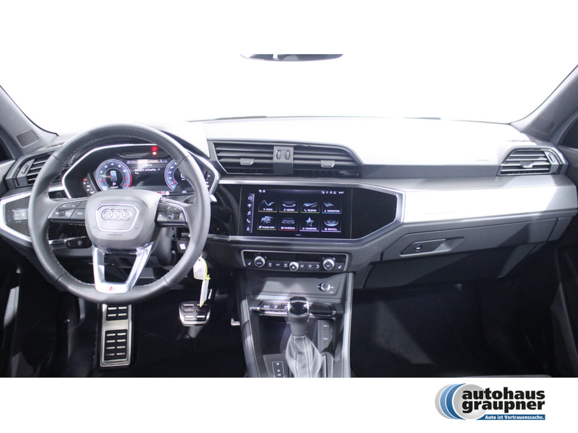 Audi Q3 Sportback S line