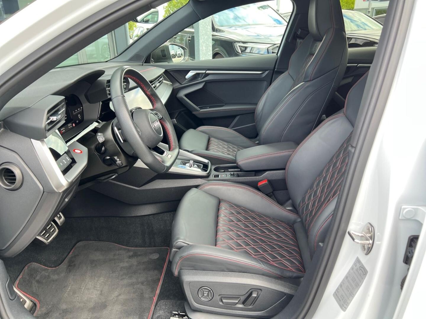 Bild über Audi S3 Limousine TFSI quattro S tronic - für weitere Informationen kontaktieren Sie den Audi Partner