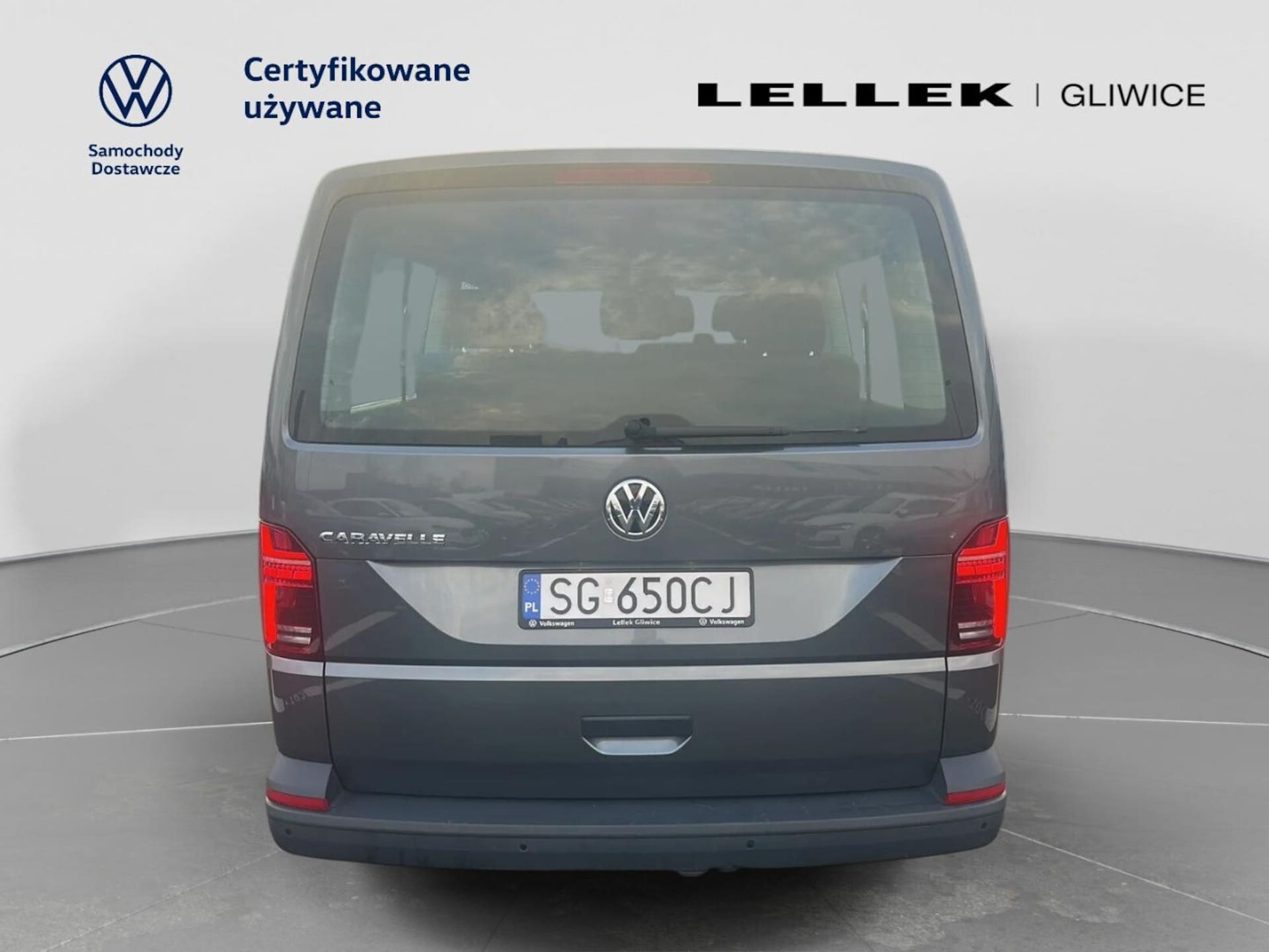 Volkswagen Caravelle 6.1 długi roztaw osi S