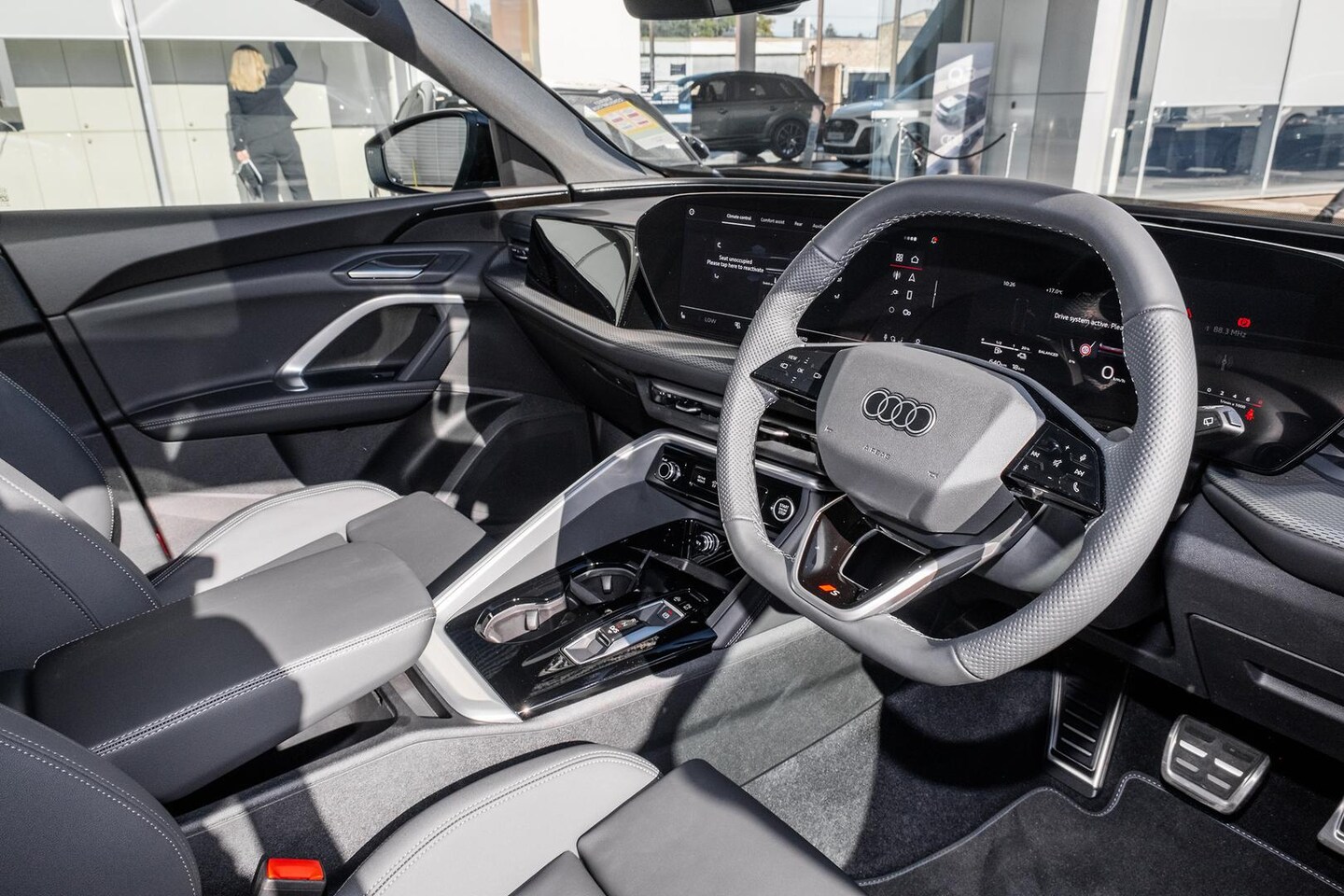Image about Audi Q5 SUV e-hybrid quattro S tronic