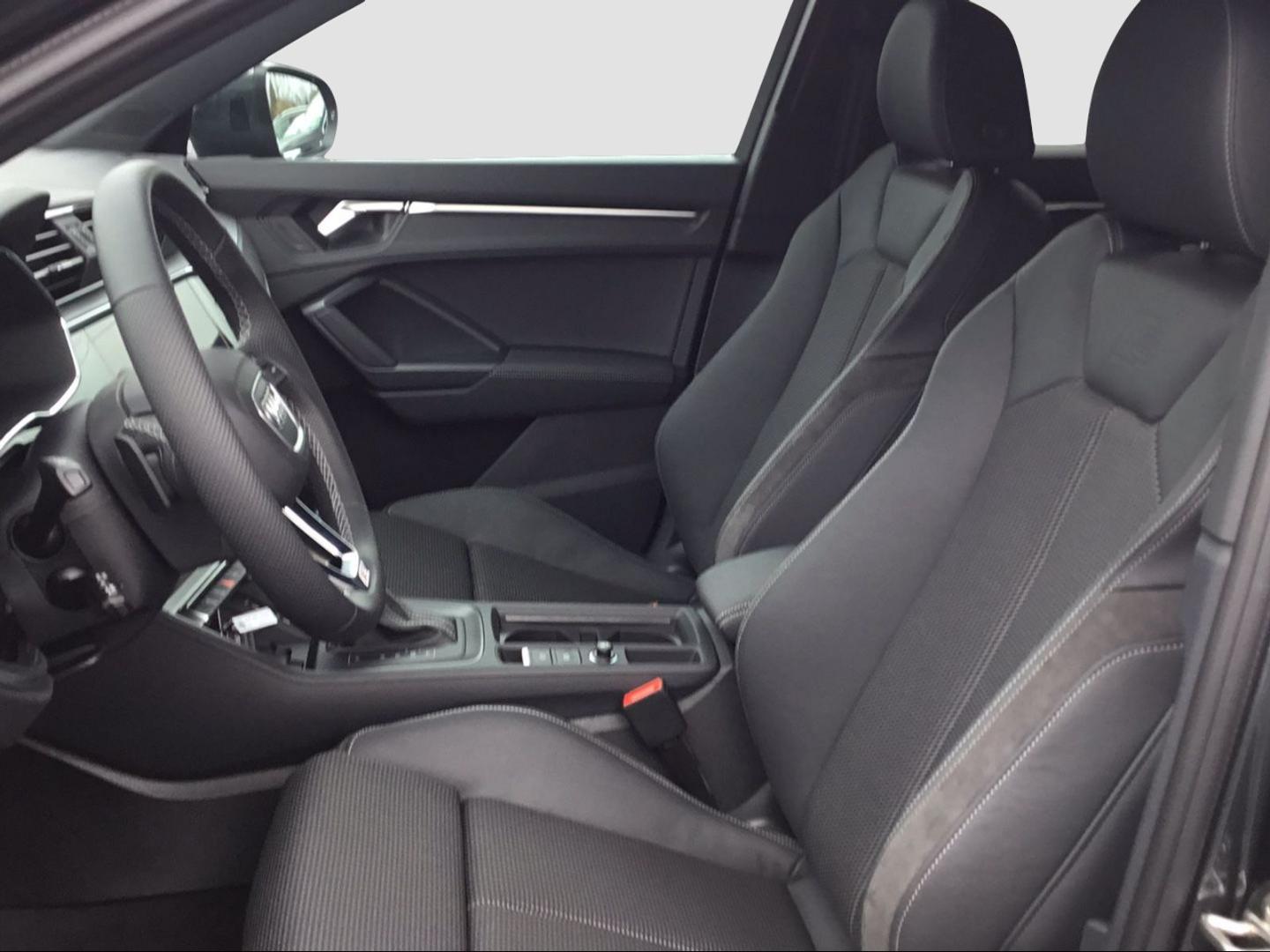 Image about Audi Q3 Special Edition Attraction S line 35 TFSI 110 kW (150 PS) S tronic