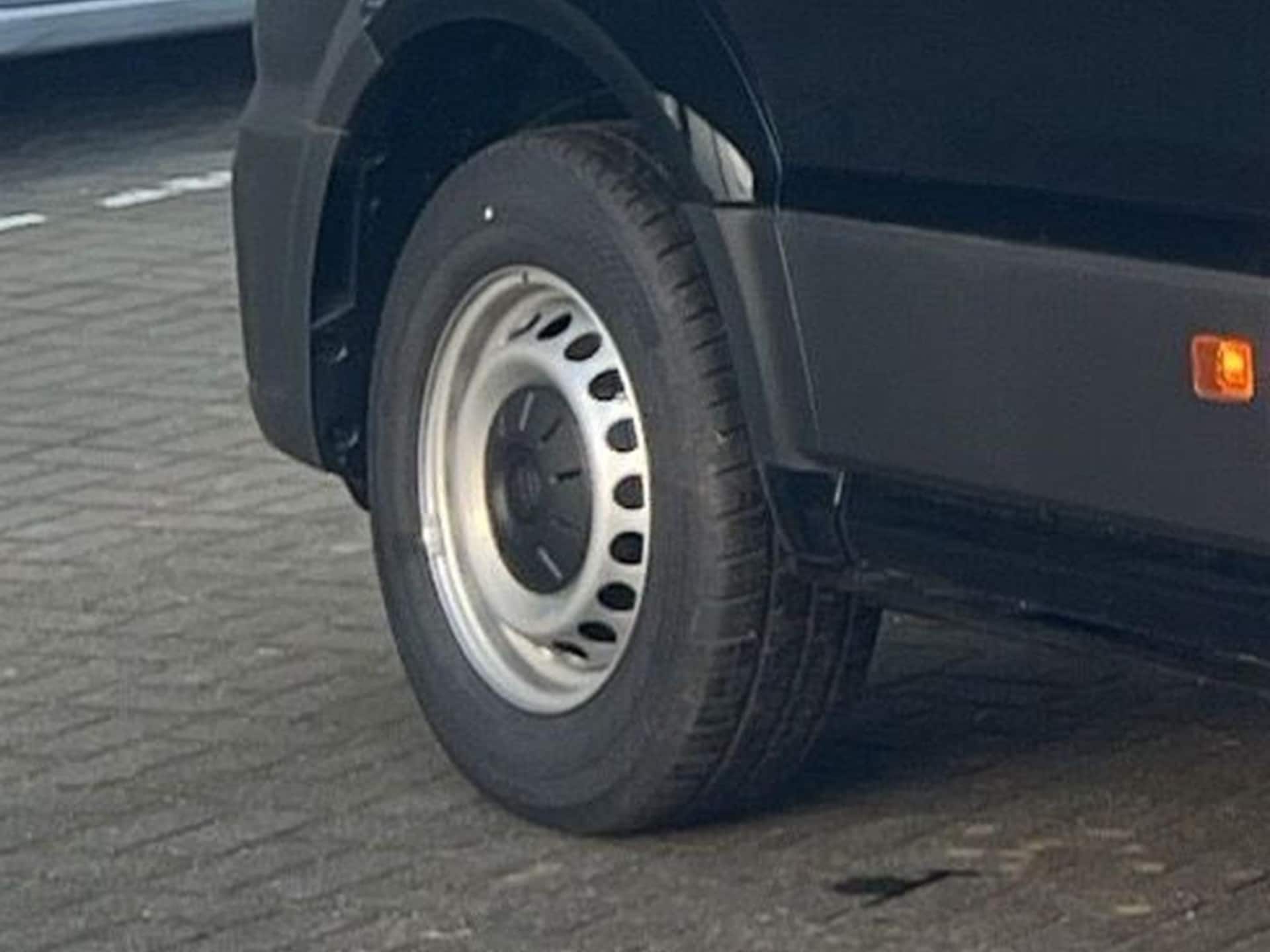 Volkswagen Crafter Kasten mittlerer Radstand