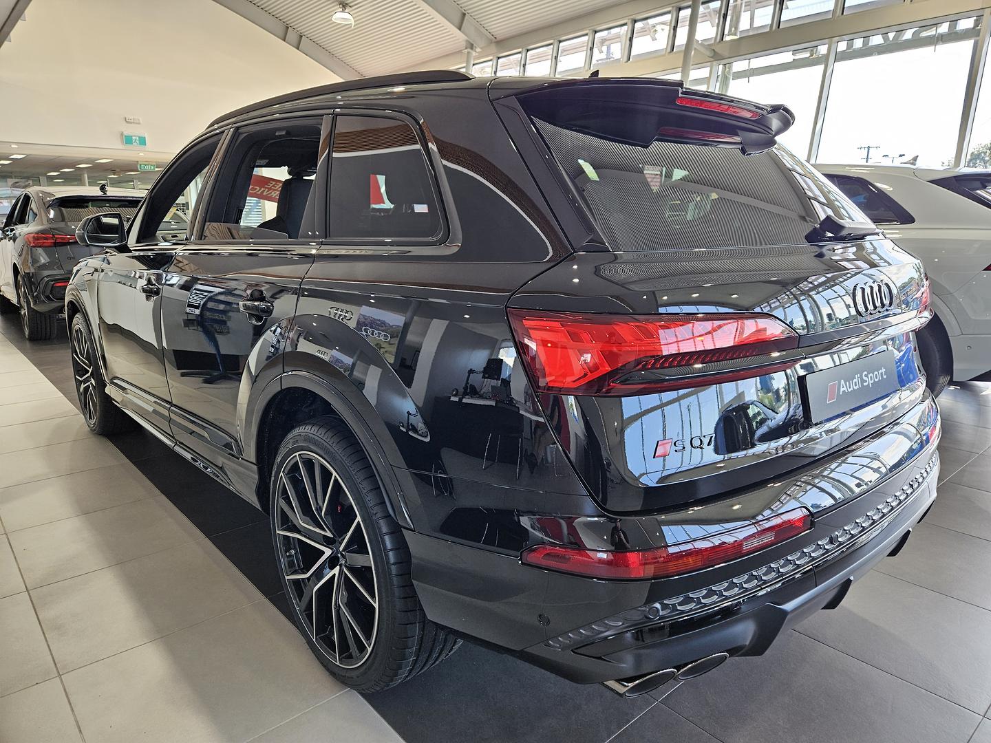 Image about Audi SQ7 SUV TFSI quattro tiptronic