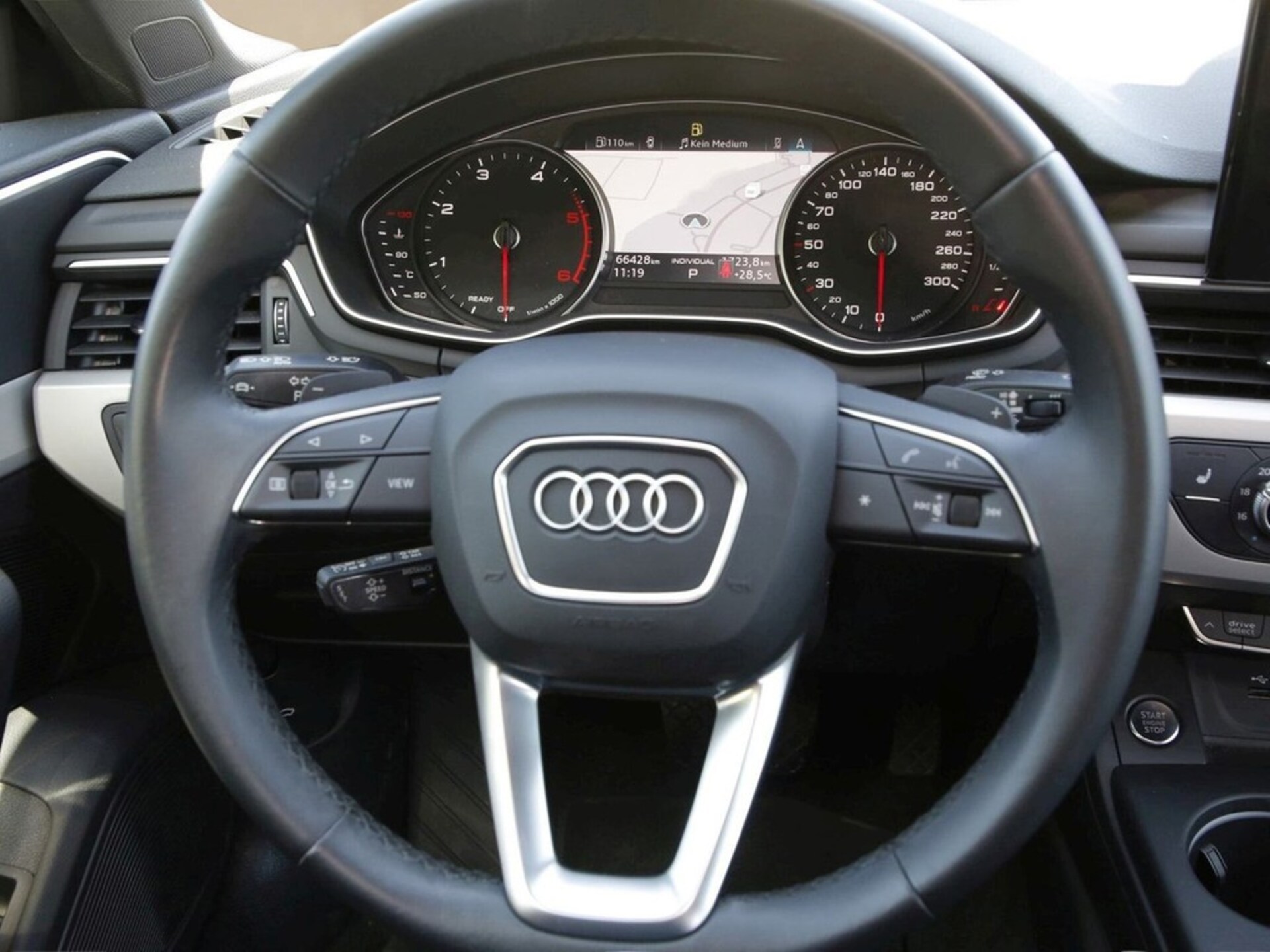 Audi A4 Avant S line