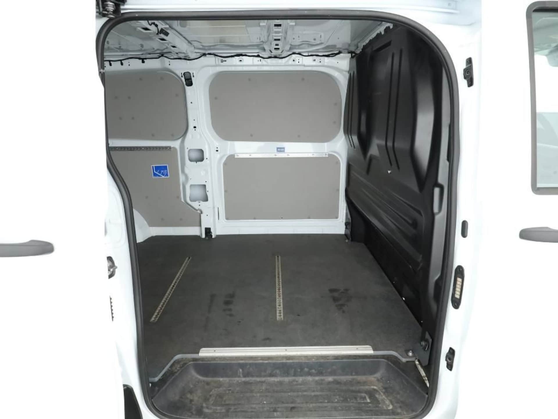 Volkswagen Transporter Kasten langer Radstand