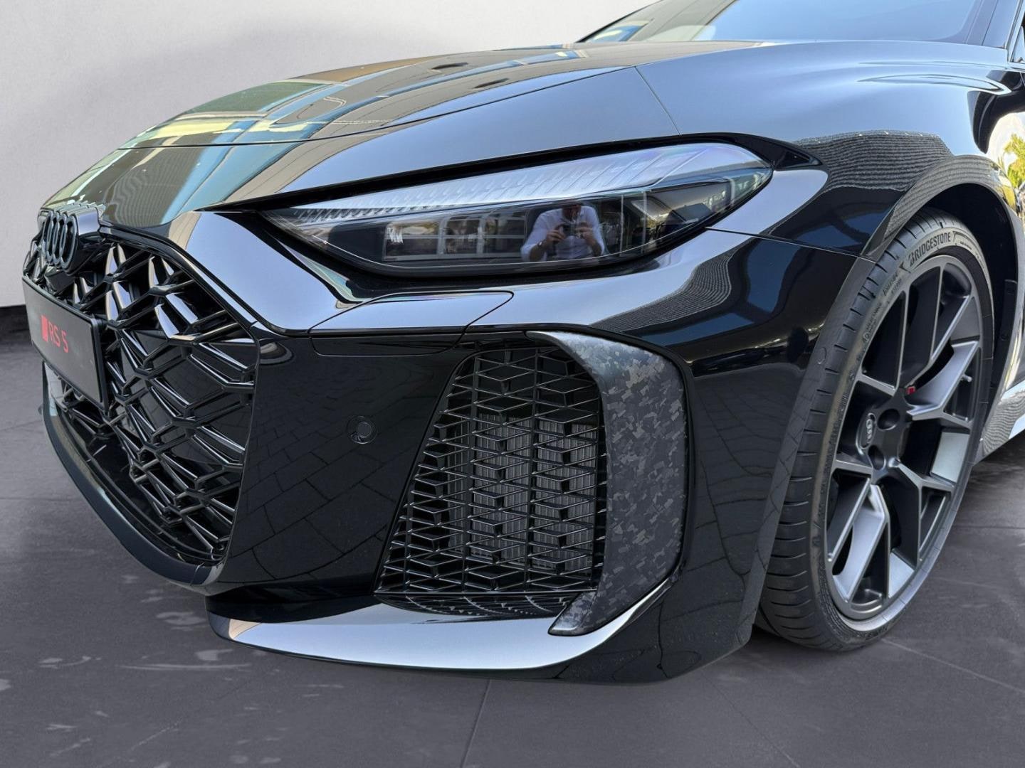 Bild über Audi RS 5 Limousine TFSI quattro 470 kW tiptronic - für weitere Informationen kontaktieren Sie den Audi Partner
