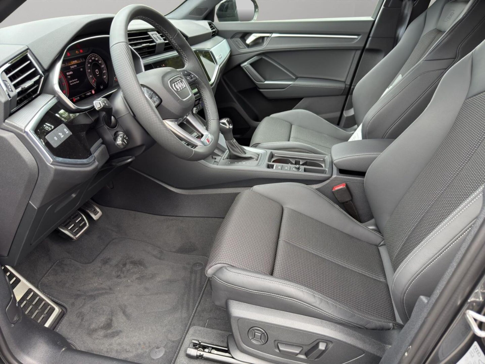 Audi Q3 Sportback S line