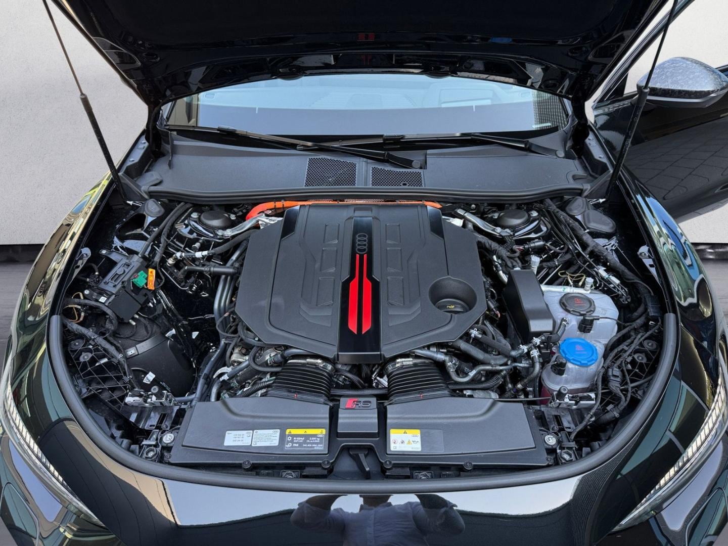 Bild über Audi RS 5 Limousine TFSI quattro 470 kW tiptronic - für weitere Informationen kontaktieren Sie den Audi Partner