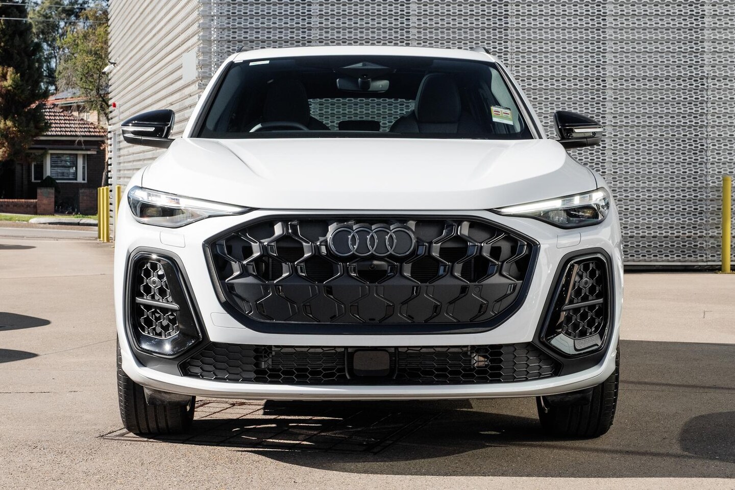 Image about Audi Q5 SUV e-hybrid quattro S tronic