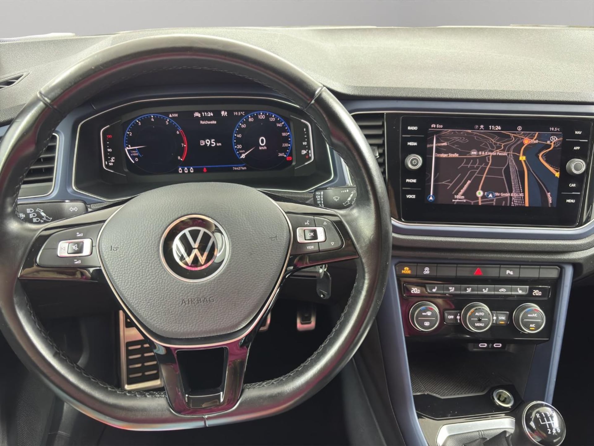 Volkswagen T-Roc United