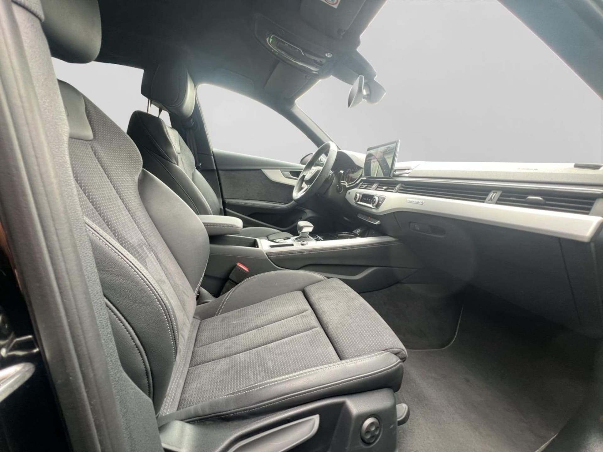 Audi A4 Avant S line