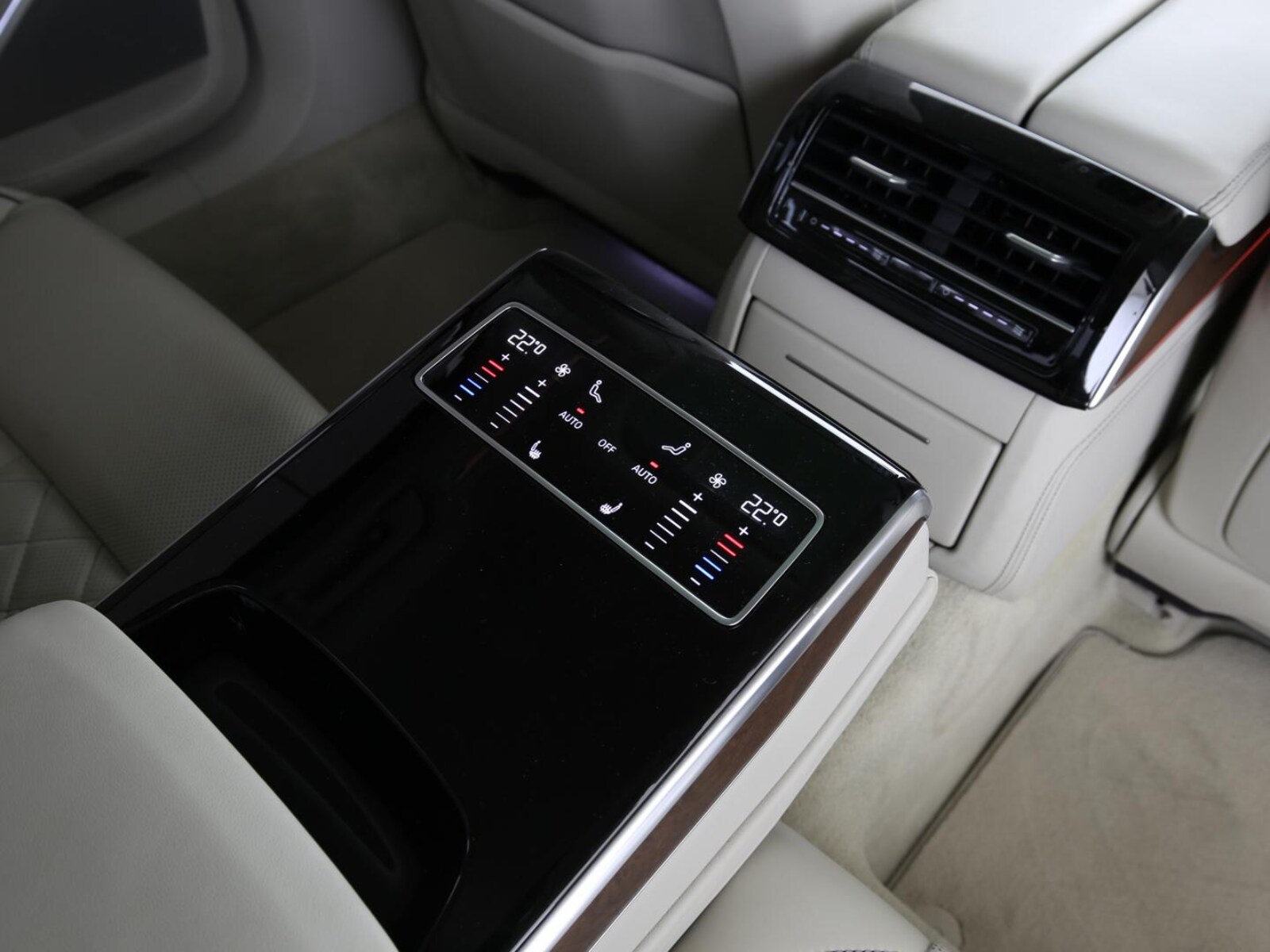 Audi A8 – Bild 23