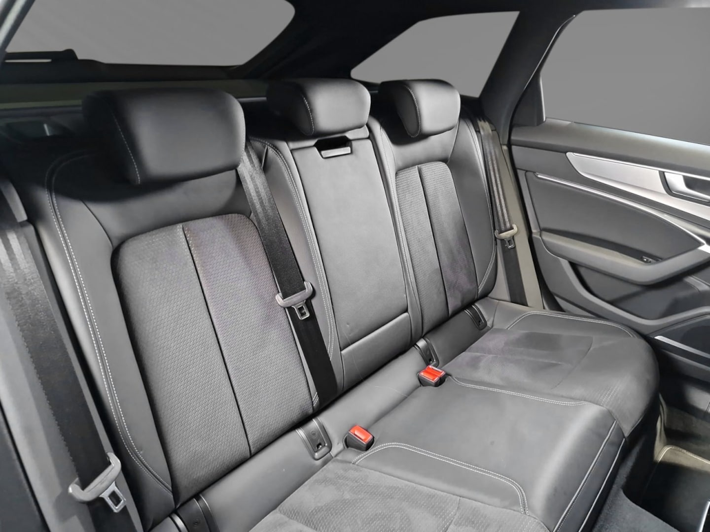 Bild über Audi S6 Avant TDI quattro tiptronic - für weitere Informationen kontaktieren Sie den Audi Partner