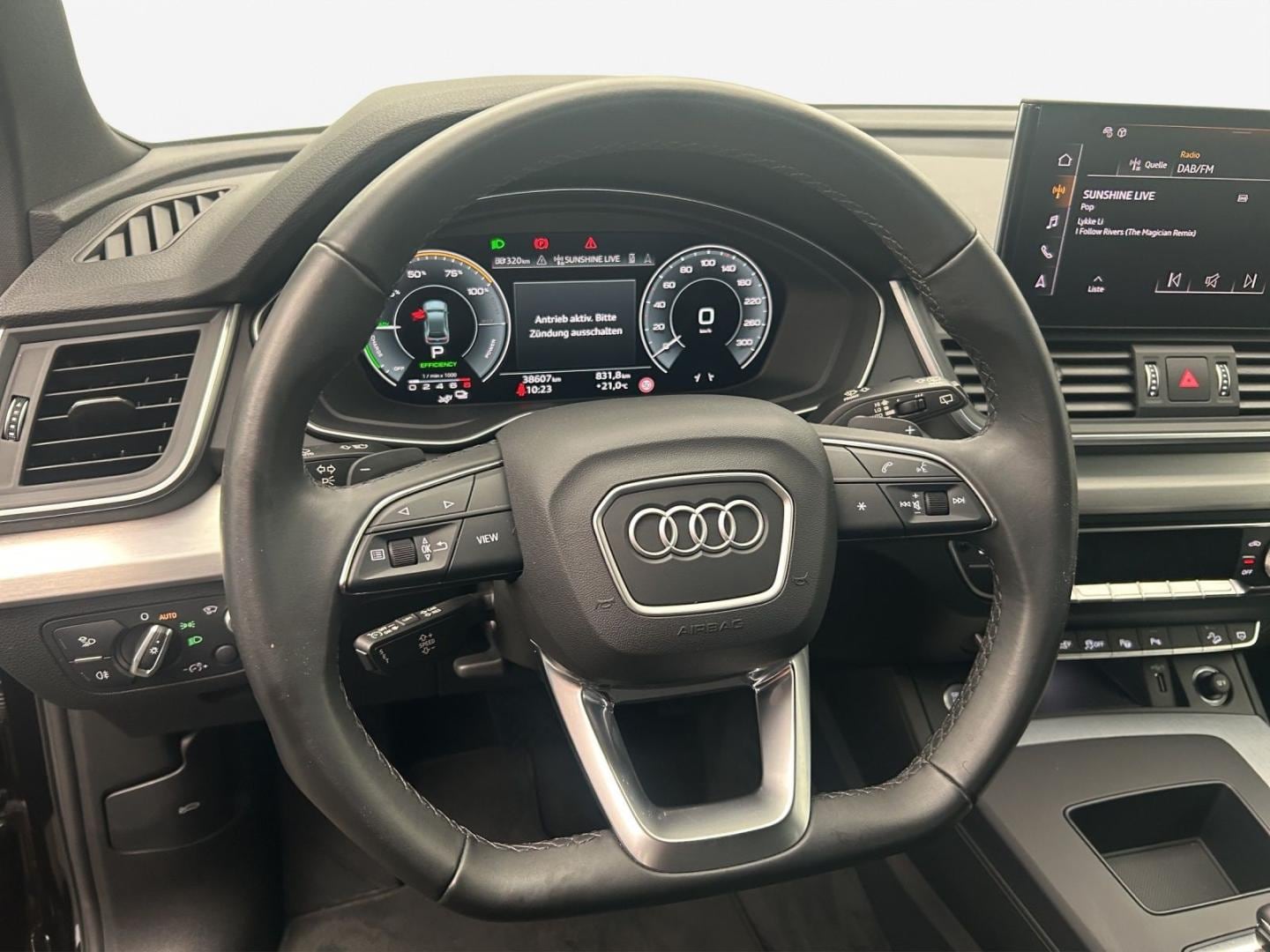 Bild über Audi Q5 TFSI e S line business 55 TFSI e quattro S tronic - für weitere Informationen kontaktieren Sie den Audi Partner