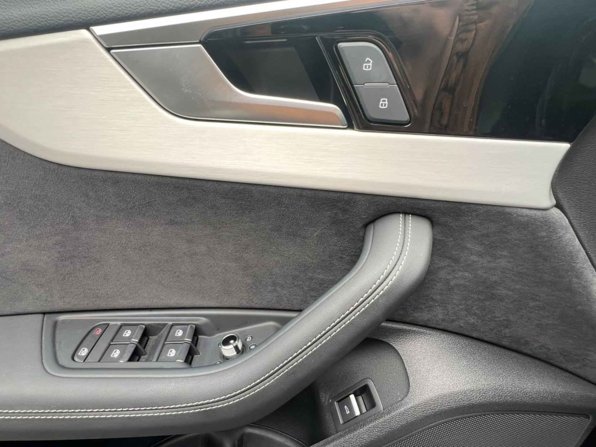 Audi A4 Avant S line