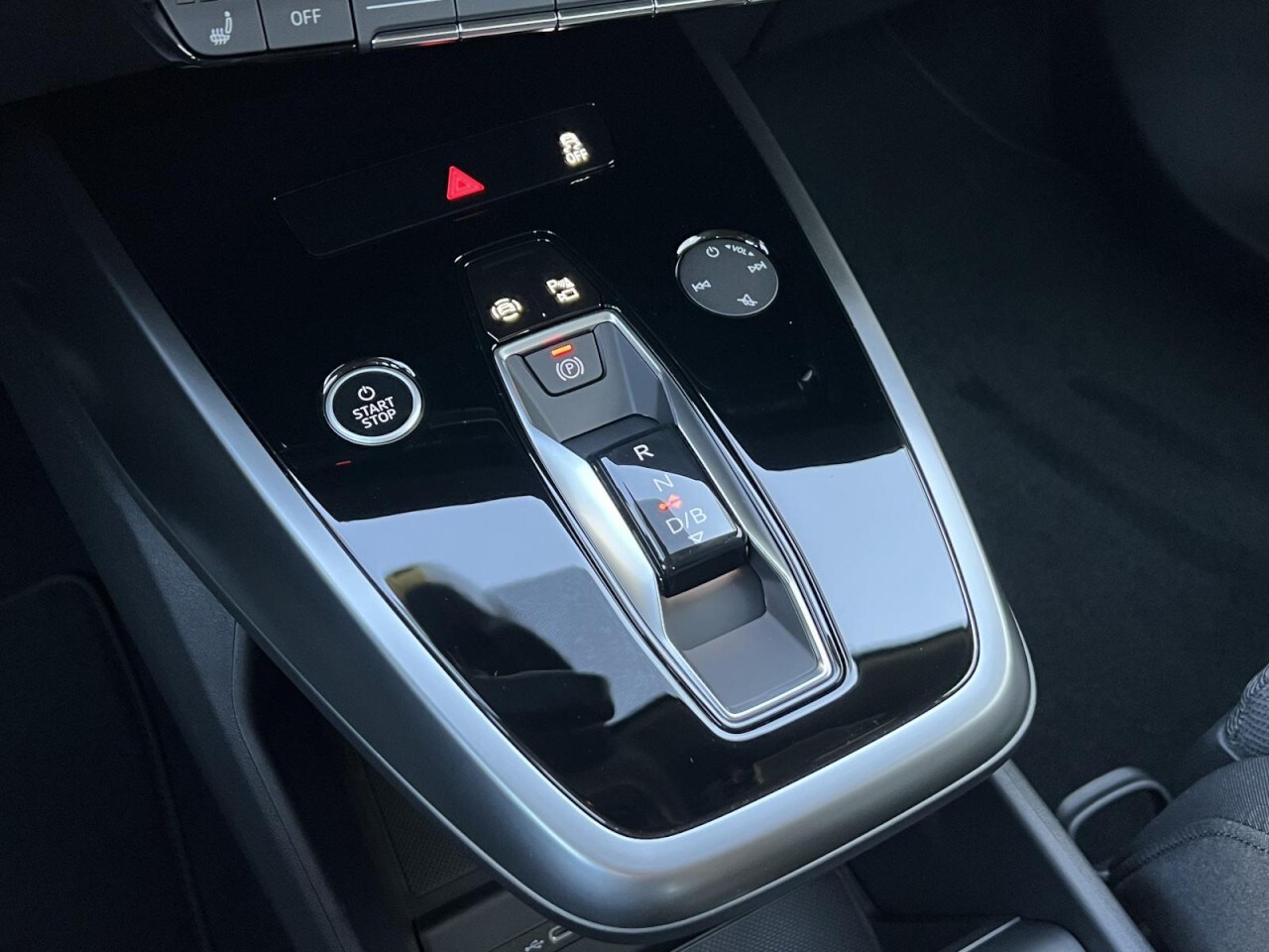 Image about Audi Q4 e-tron 40 e-tron