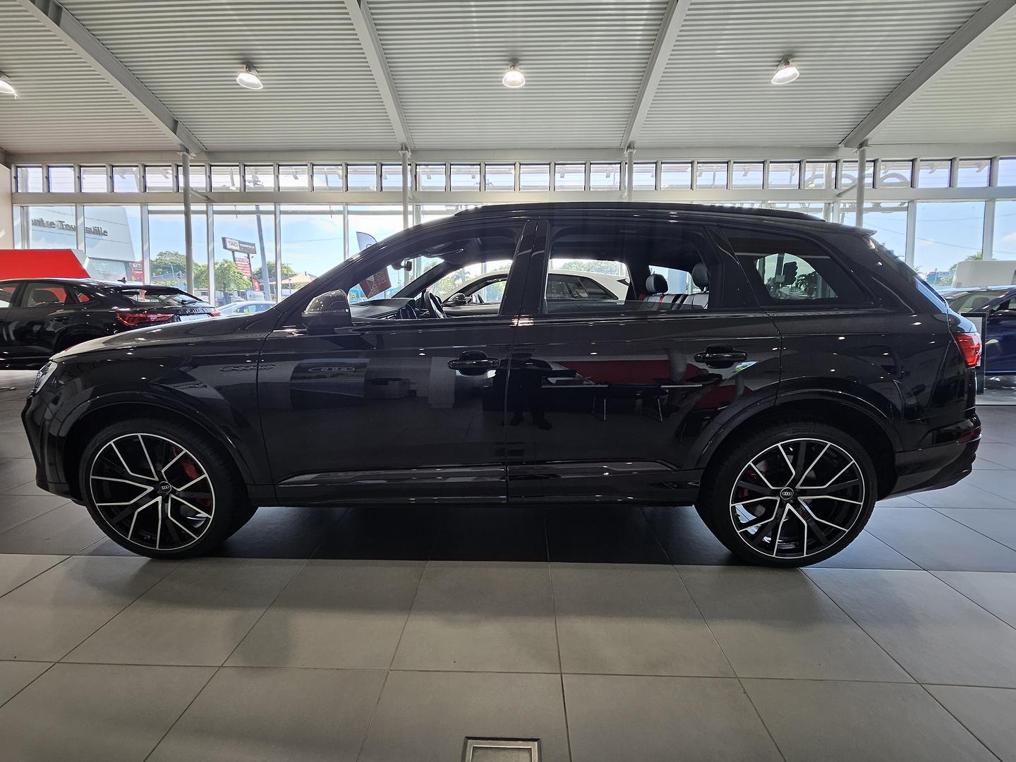 Image about Audi SQ7 SUV TFSI quattro tiptronic