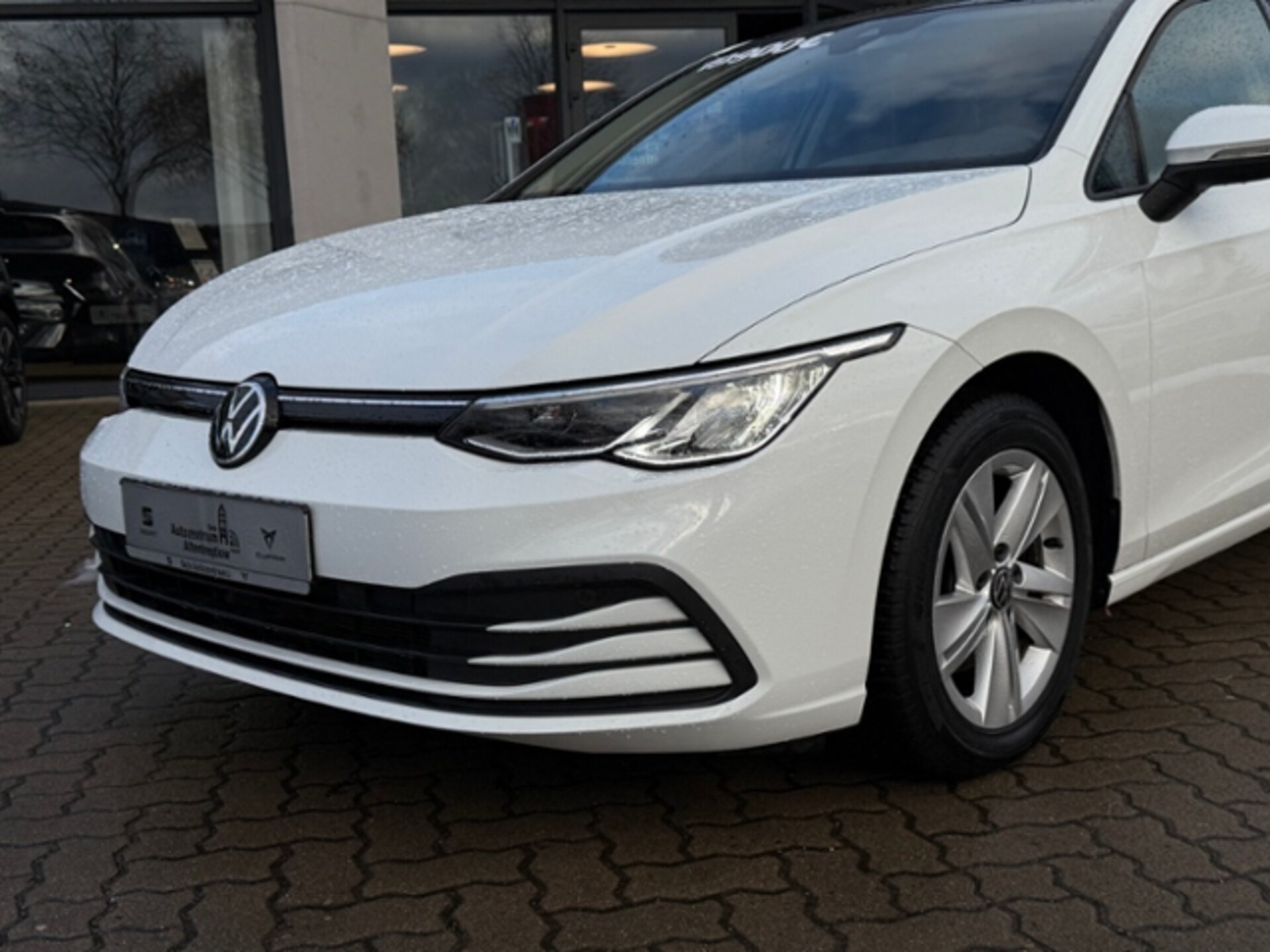 Volkswagen Golf Life