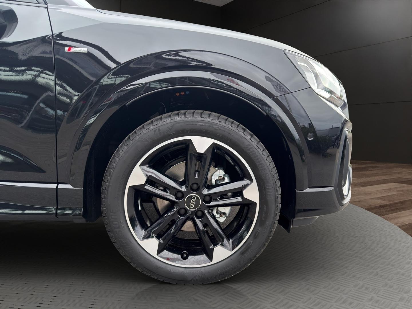 Bild über Audi Q2 S line 35 TFSI S tronic - für weitere Informationen kontaktieren Sie den Audi Partner