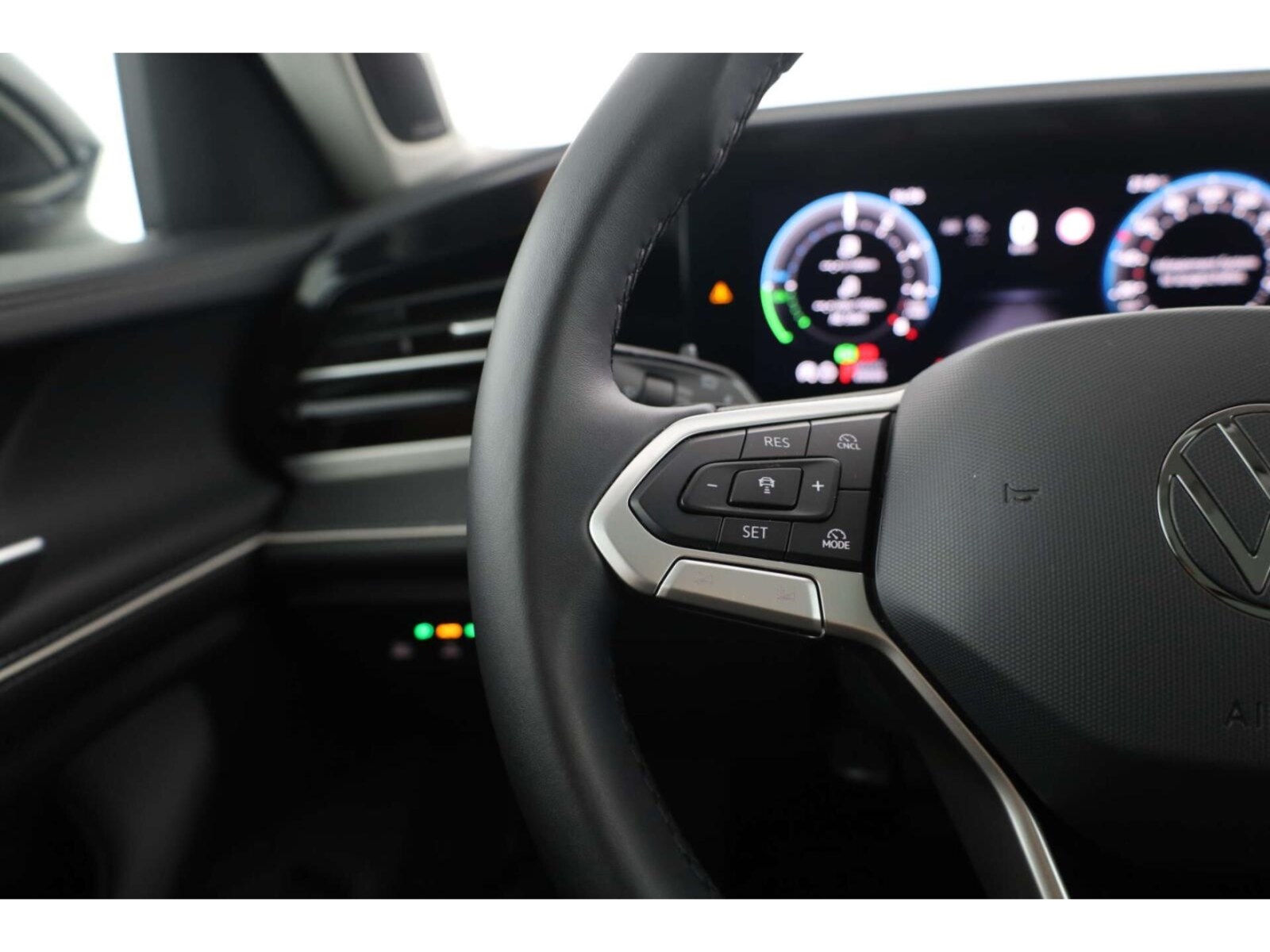 Volkswagen Passat – Bild 13