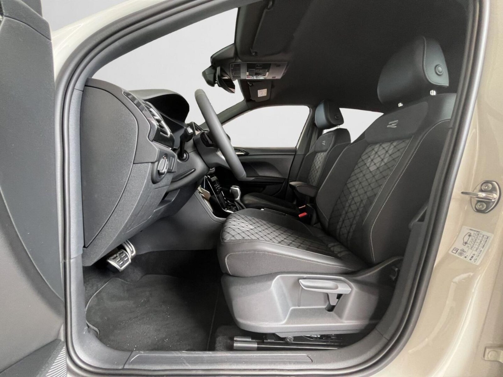 Volkswagen T-Cross – Bild 12