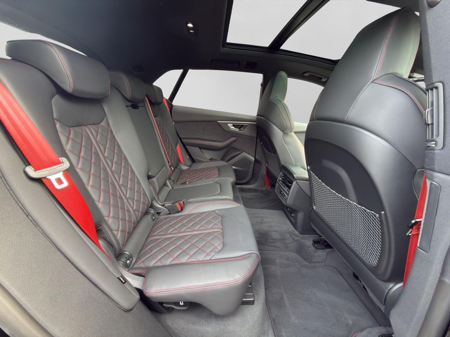 Bild über Audi Q8 SUV TFSI e S line business TFSI e quattro 290 kW tiptronic - für weitere Informationen kontaktieren Sie den Audi Partner