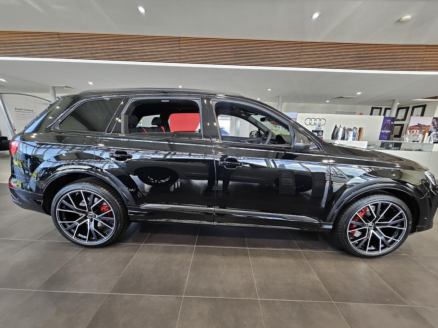 Image about Audi SQ7 SUV TFSI quattro tiptronic