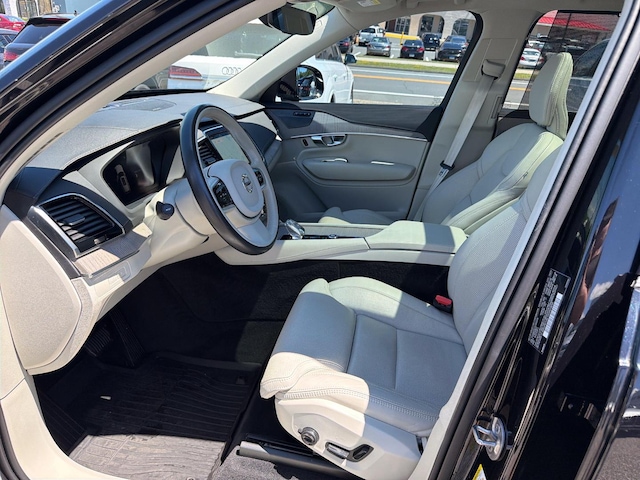 2025 Volvo XC90 Plug-In Hybrid