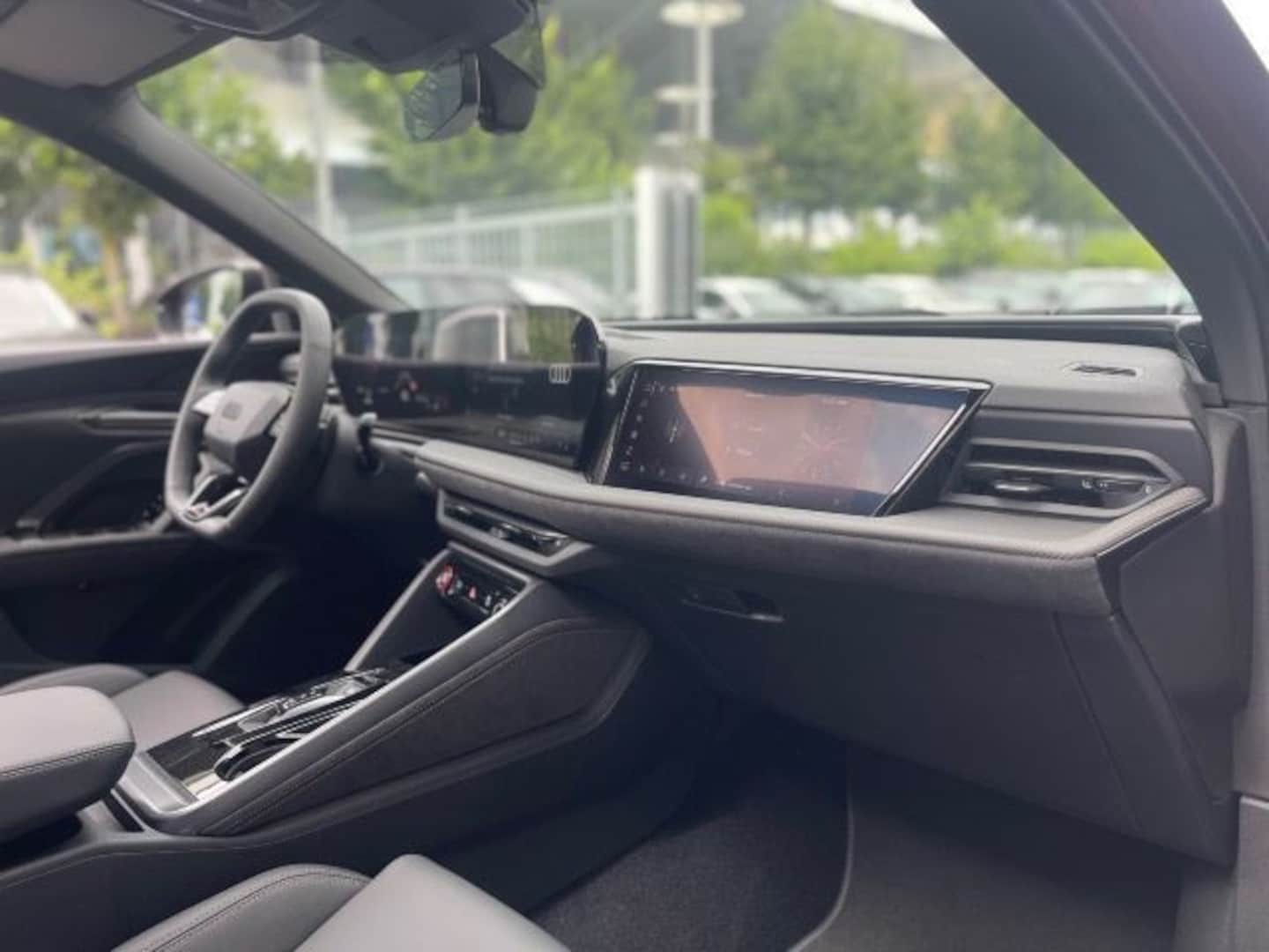 Bild über Audi Q5 Sportback TFSI quattro 150 kW S tronic - für weitere Informationen kontaktieren Sie den Audi Partner