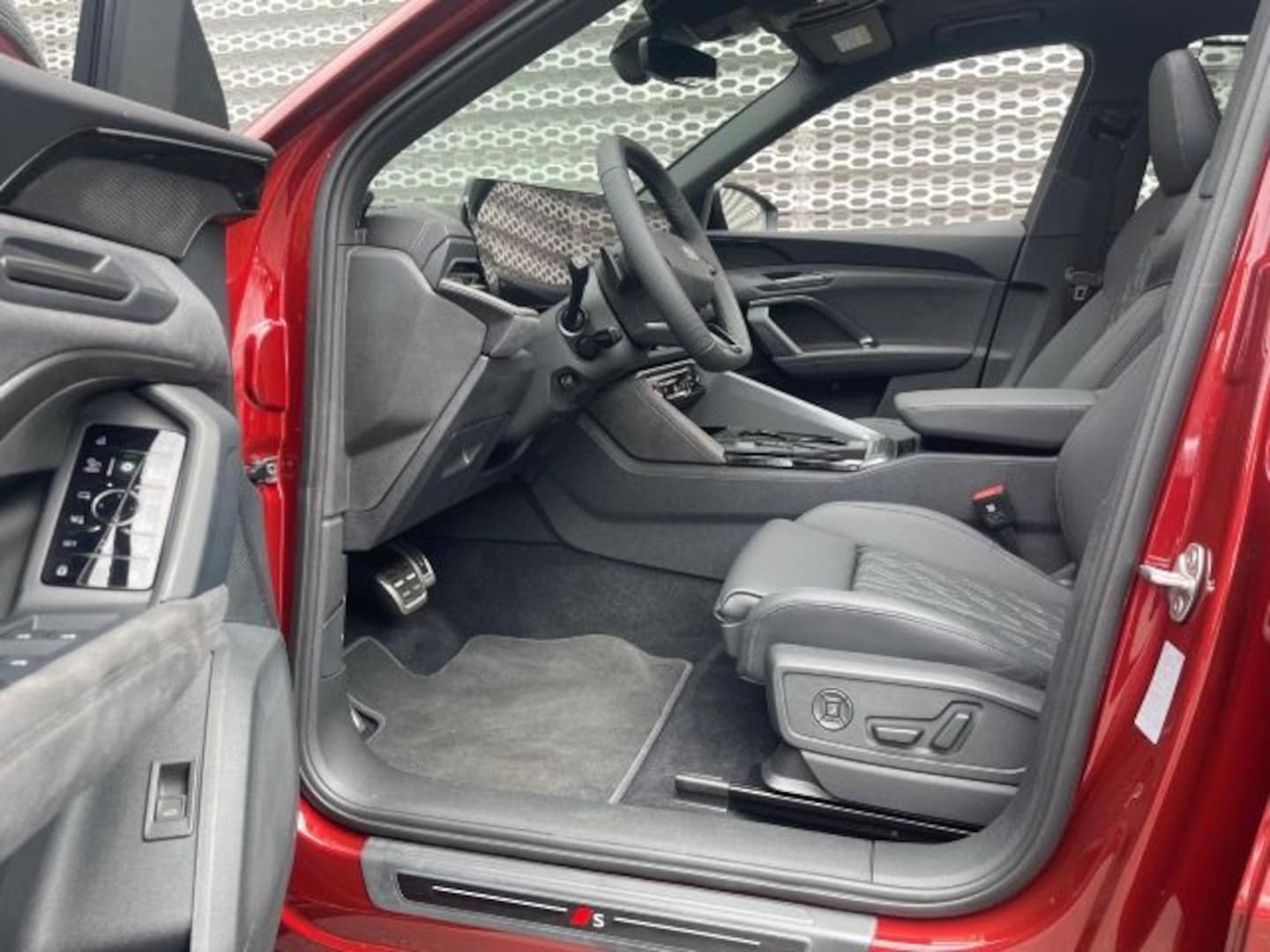 Bild über Audi Q5 Sportback TFSI quattro 150 kW S tronic - für weitere Informationen kontaktieren Sie den Audi Partner