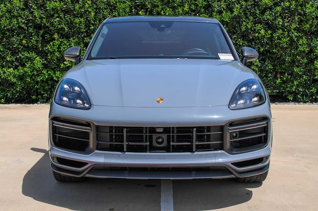 2022 Porsche Cayenne Hybrid